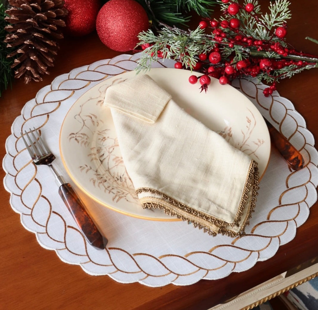 December Table Inspiration